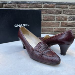 Vintage Chanel pumps
