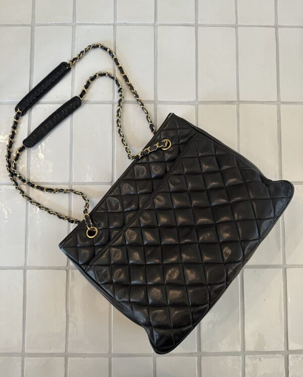 Chanel Chain Leather Shoulderbag